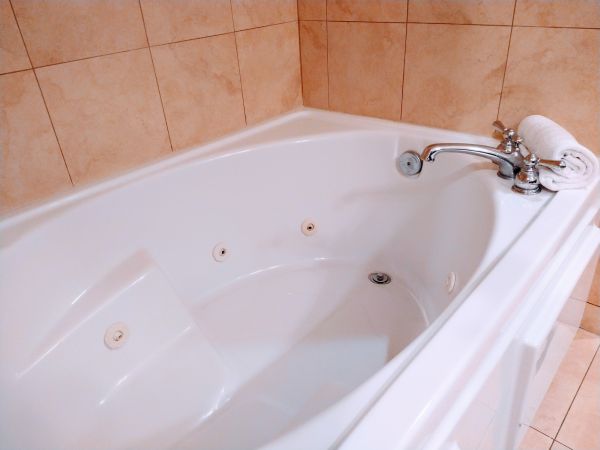 Jetted Tub Replacement in Johnstown